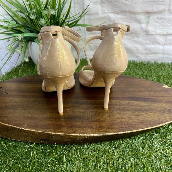 Stuart Weitzman Anastasia 100
Suede Sandal in Metallic size 8.5 - Picture 5 of 10